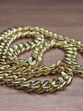 Vintage Monet 18" Gold Tone Miami Cuban Link Chain 6.8mm Unisex Costume Necklace